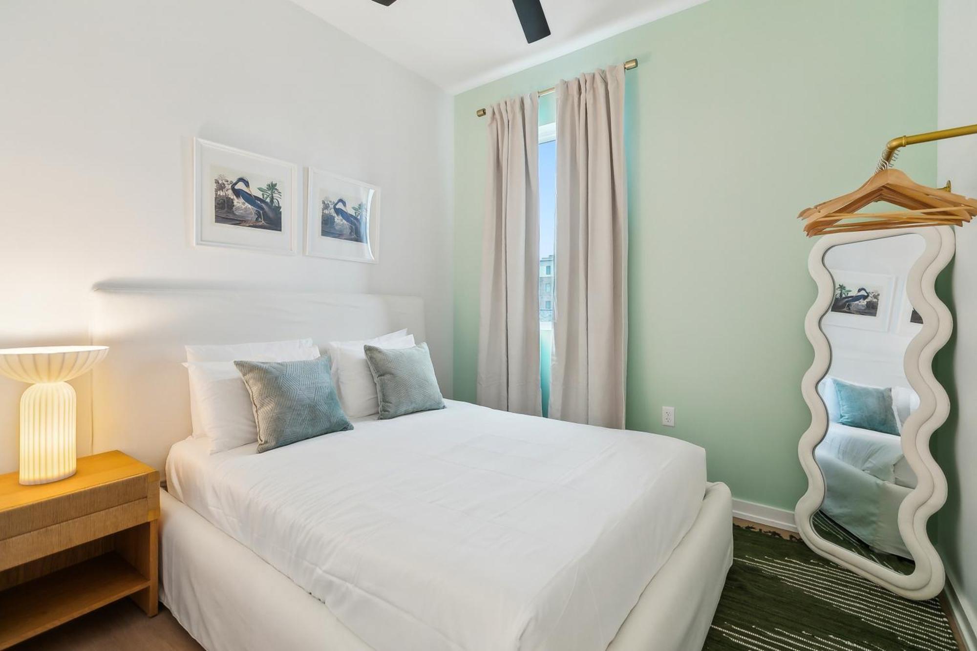 The Revelry Aparthotel New Orleans Rum bild