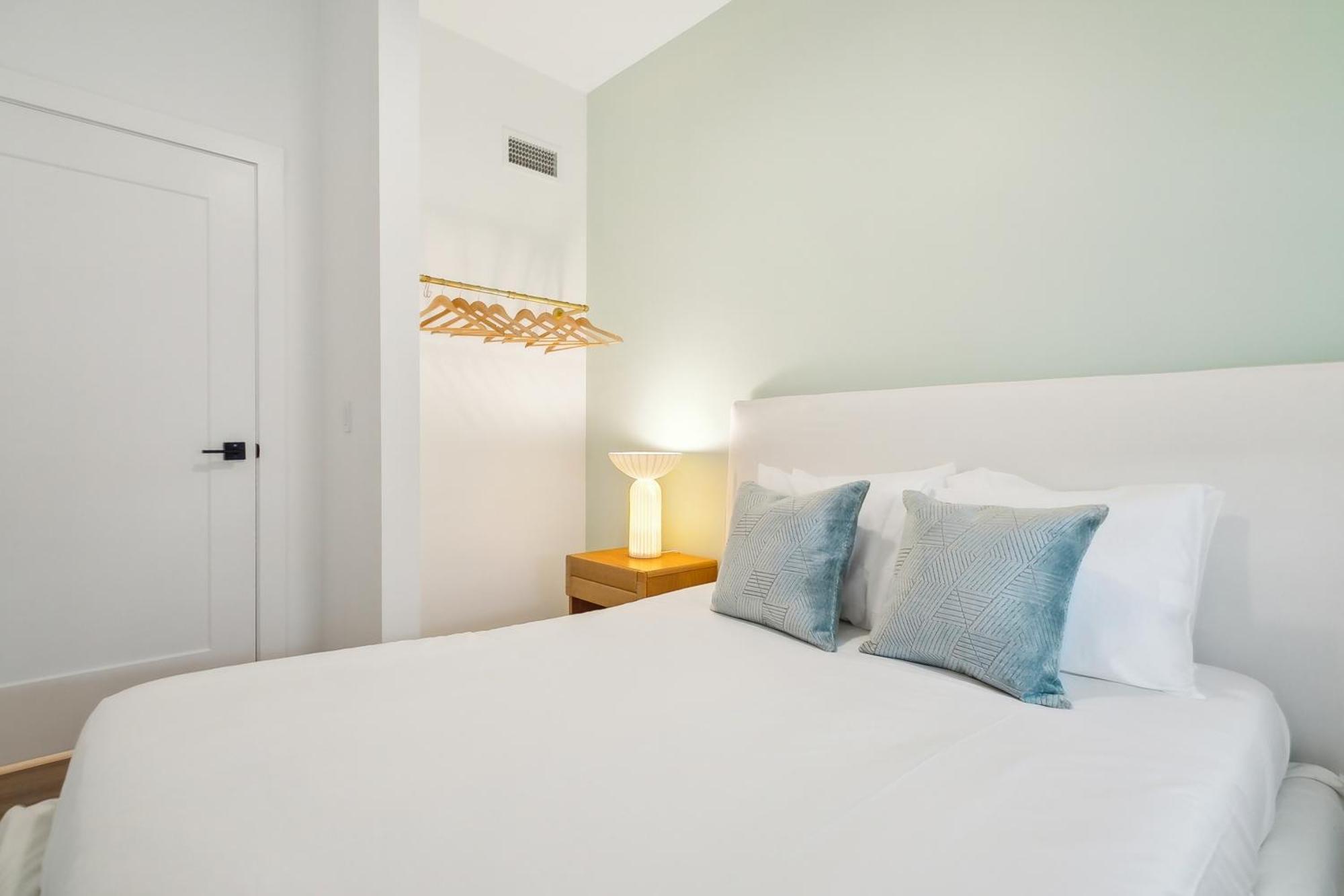 The Revelry Aparthotel New Orleans Rum bild