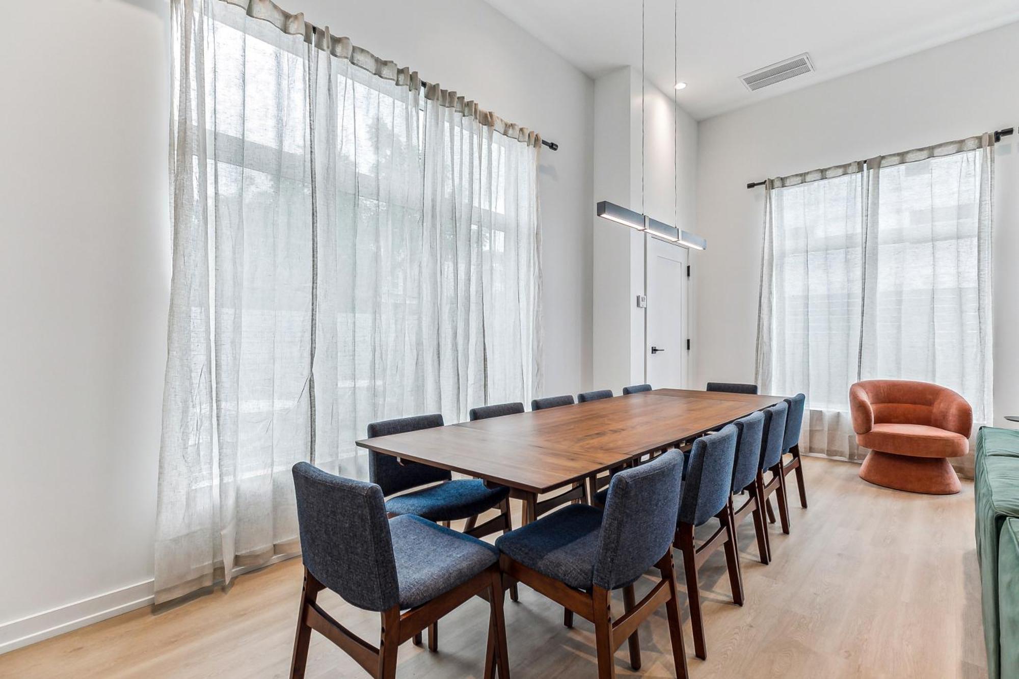 The Revelry Aparthotel New Orleans Rum bild