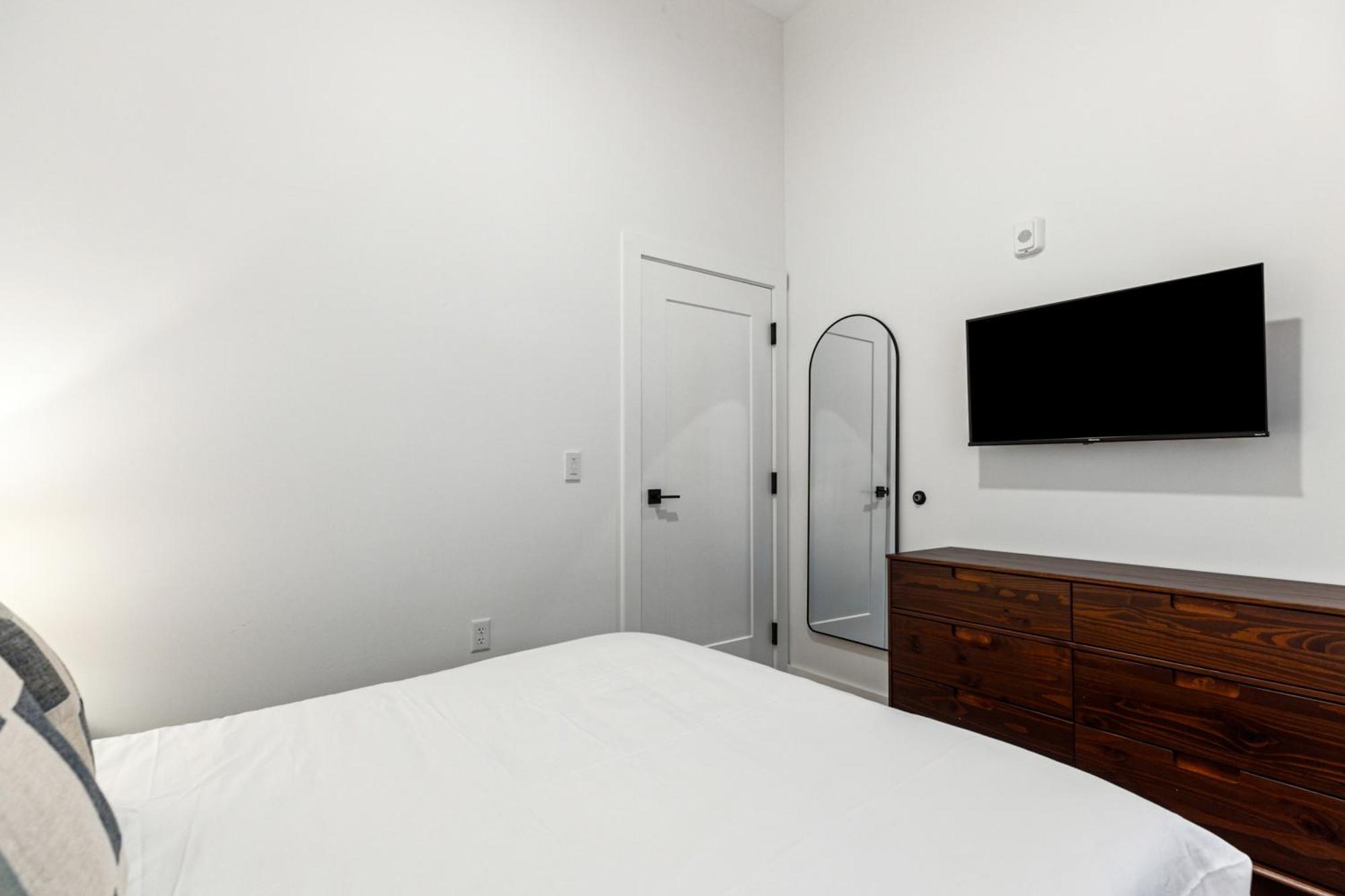The Revelry Aparthotel New Orleans Rum bild